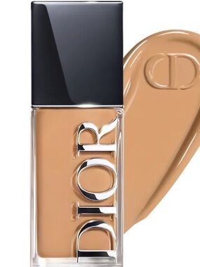 DIOR
Forever Skin Glow Liquid Foundation 24HR Wear 
Color 4W